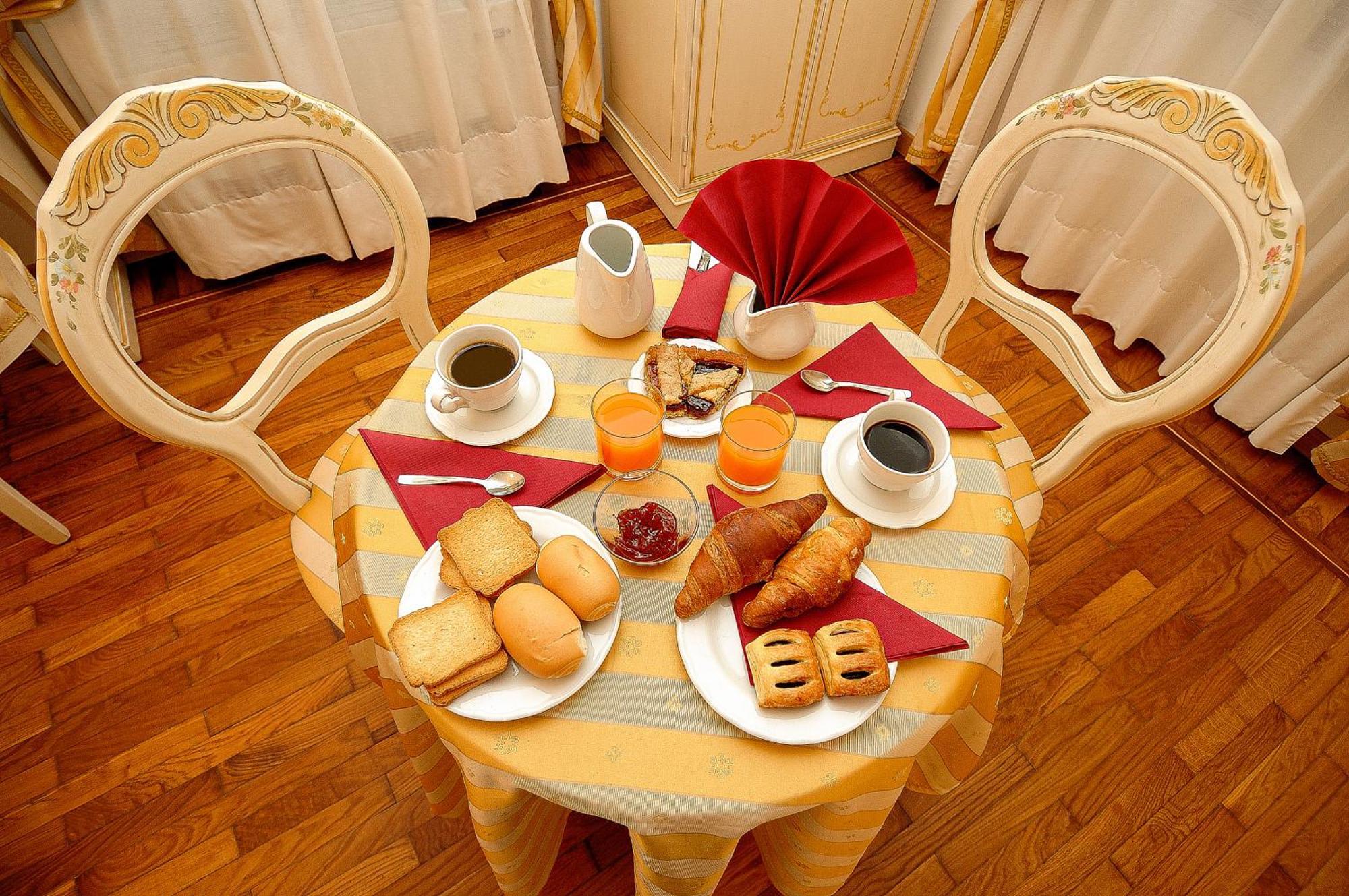 Double or Twin Room,1742697705:JPEG